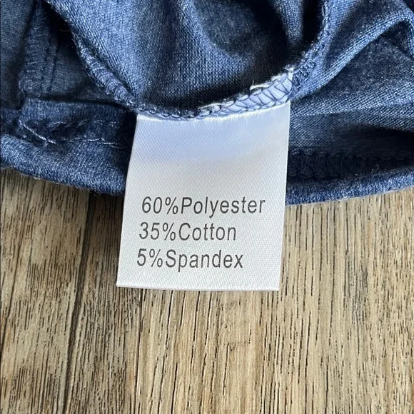 Amazon Essentials Blue Graphic Tee - Picture 5 of 5